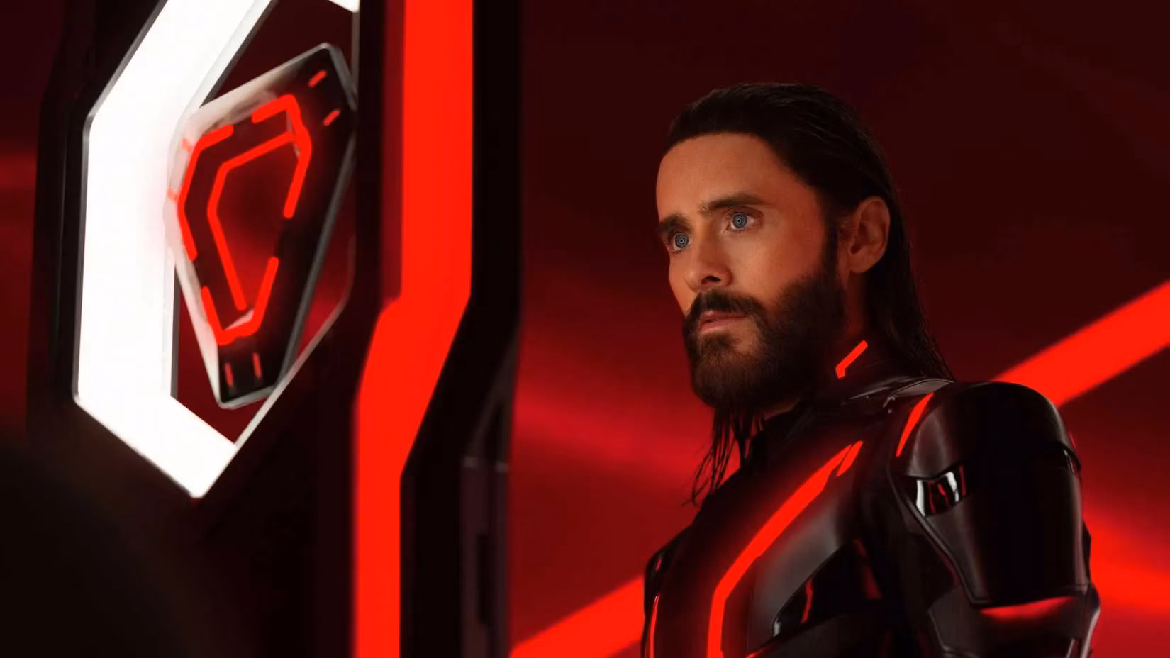 i-waited-15-years-for-a-tron-legacy-sequel-but-tron-ares-boldly-ditched-sam-and-quorra-and-it-works-image-0